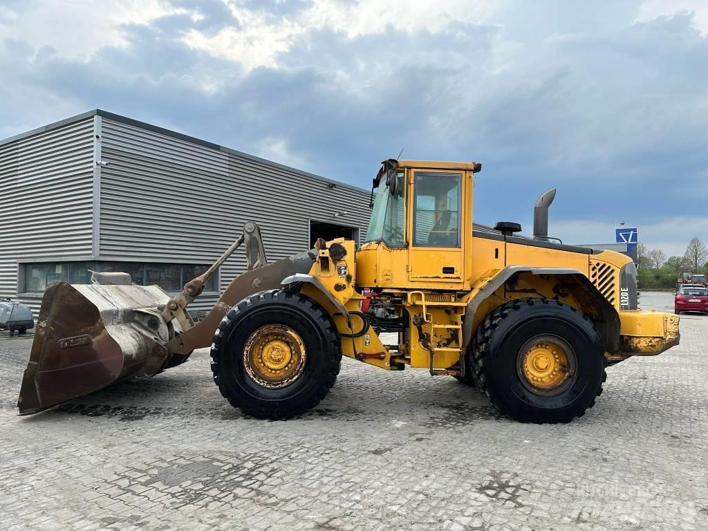 Volvo L120E Gumikerekes homlokrakodók