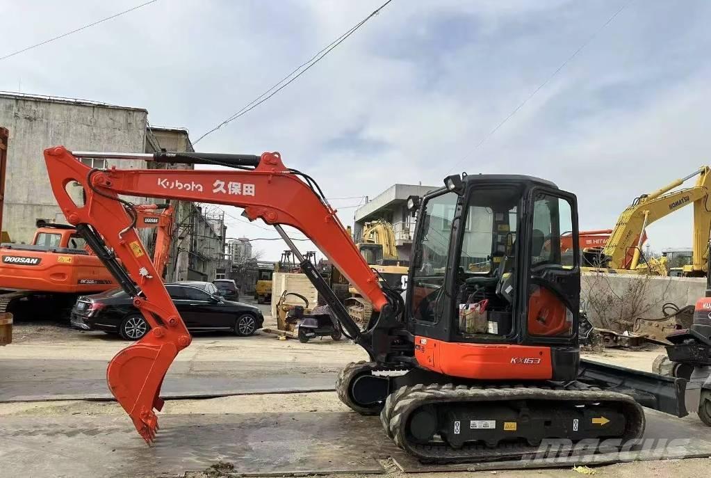 Kubota 163 Lánctalpas kotrók