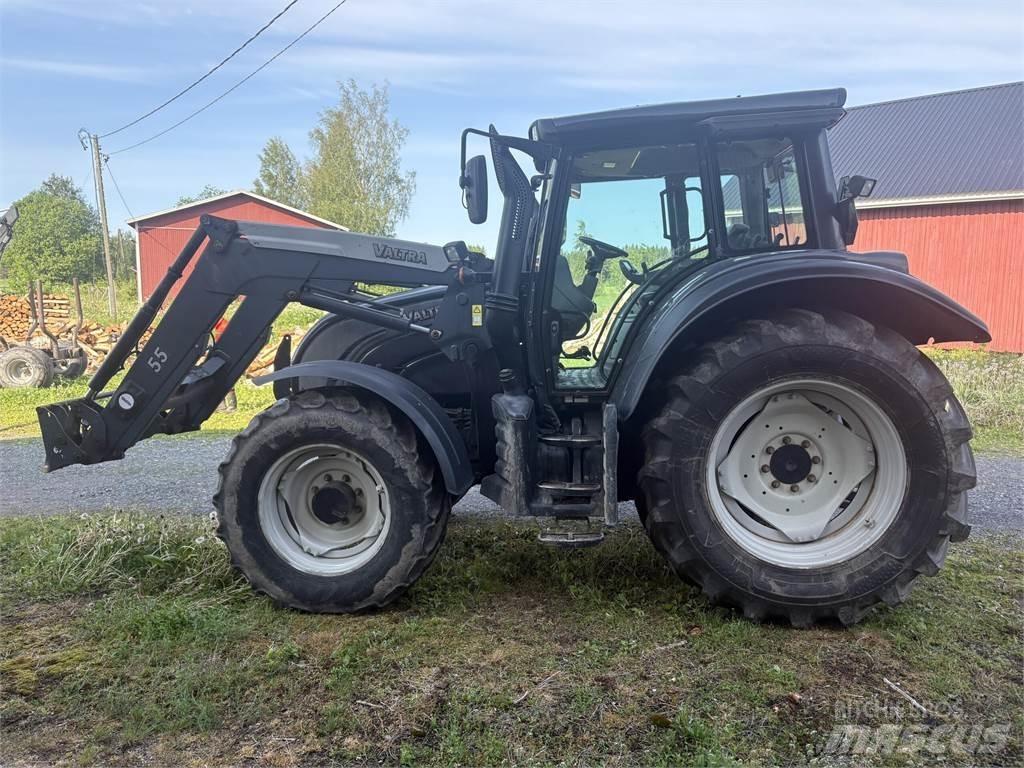 Valtra N122 Traktorok
