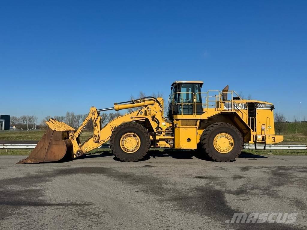 CAT 988H Gumikerekes homlokrakodók