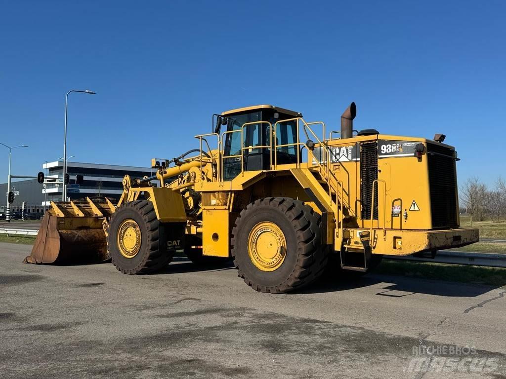 CAT 988H Gumikerekes homlokrakodók