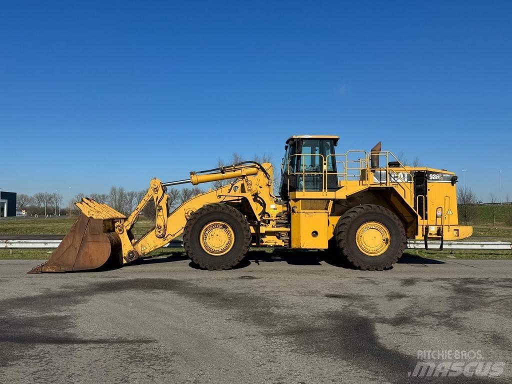 CAT 988H Gumikerekes homlokrakodók