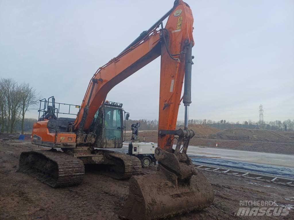 Doosan DX 225 LC-5 Lánctalpas kotrók