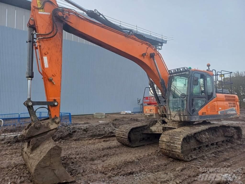 Doosan DX 225 LC-5 Lánctalpas kotrók
