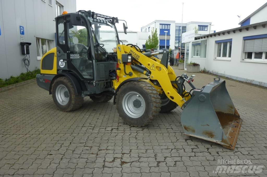 Wacker Neuson WL 34 Gumikerekes homlokrakodók