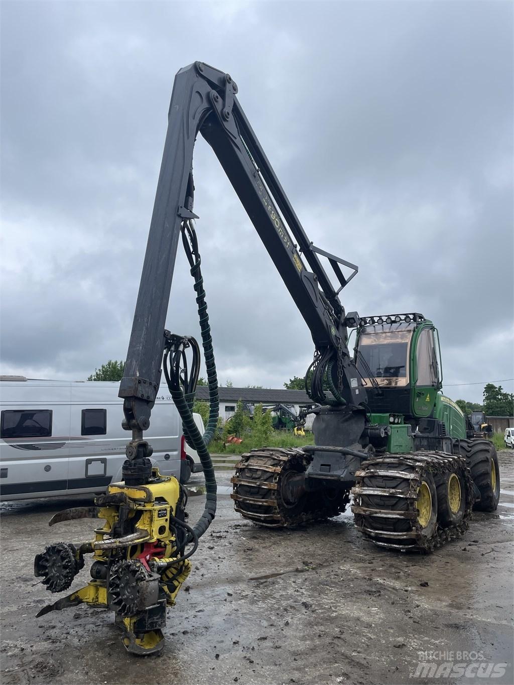 John Deere 1070 G Betakarítók