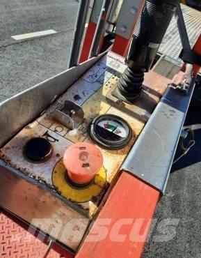 SkyJack SJ 12 Kompakt önjáró emelők