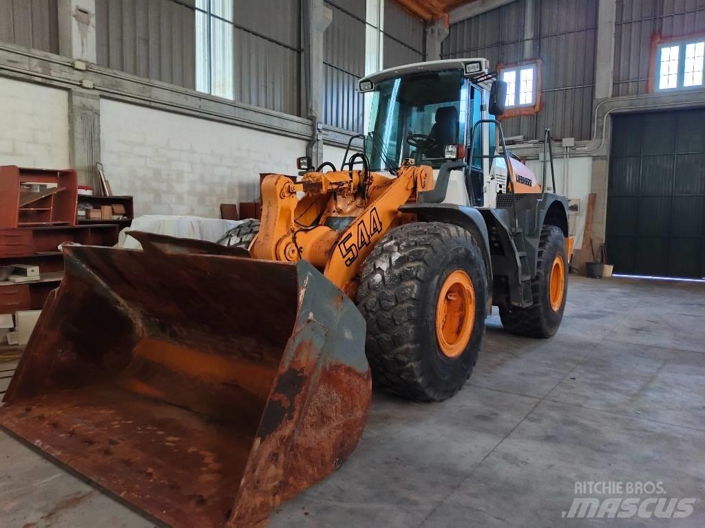 Liebherr 544 Gumikerekes homlokrakodók