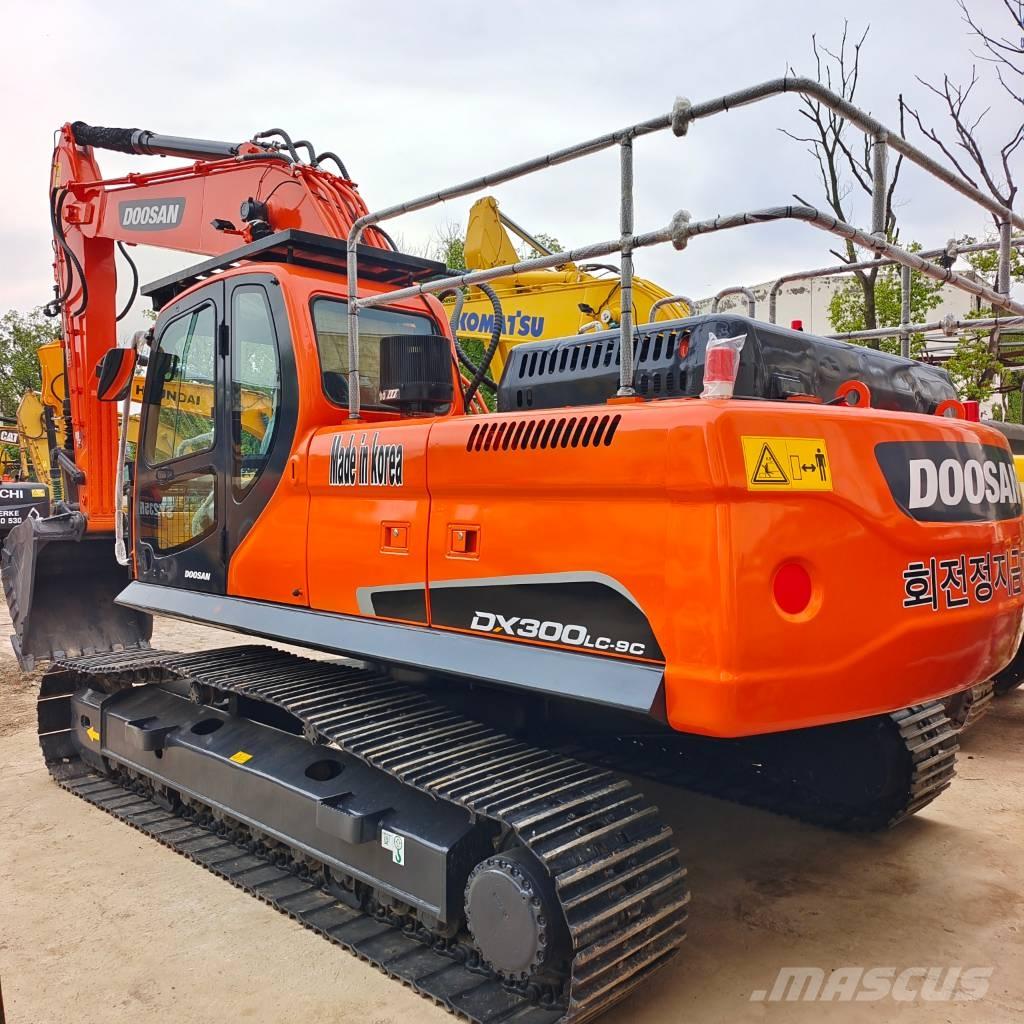 Doosan DX 300 LCA Lánctalpas kotrók