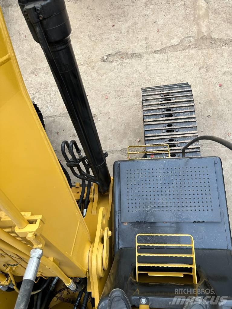 CAT 320 D Lánctalpas kotrók