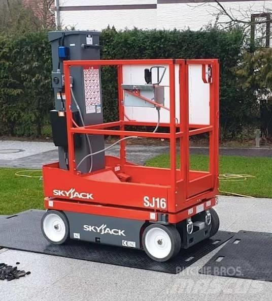SkyJack SJ16 Ollós emelők
