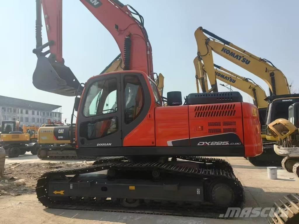 Doosan DX 225 LC Lánctalpas kotrók