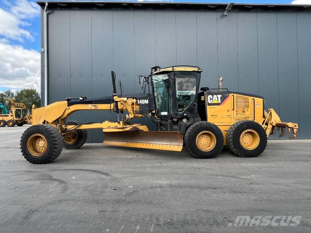 CAT 140M Gréderek