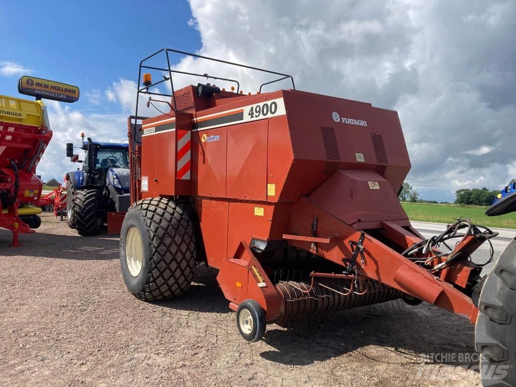 Hesston 4900 Szögletes bálázók