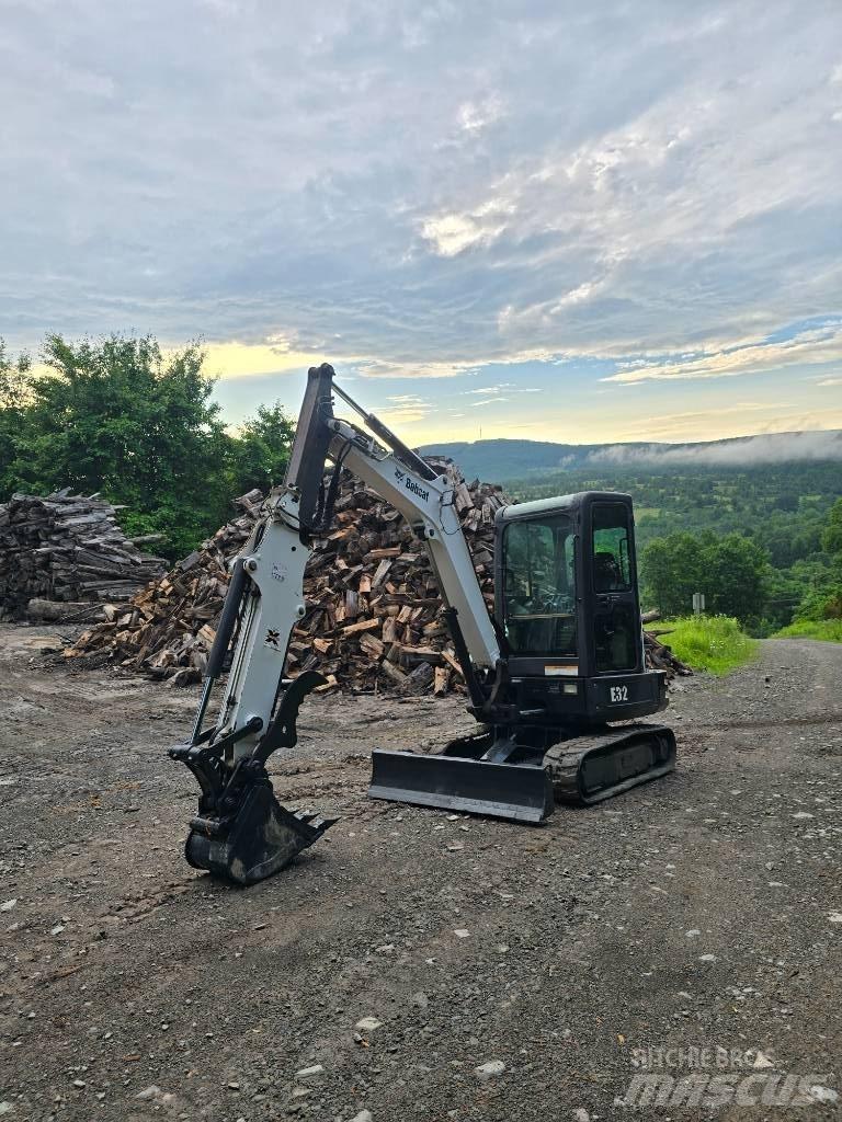 Bobcat E 32 Mini kotrók < 7t
