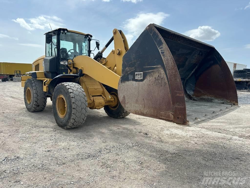 CAT 938M Gumikerekes homlokrakodók