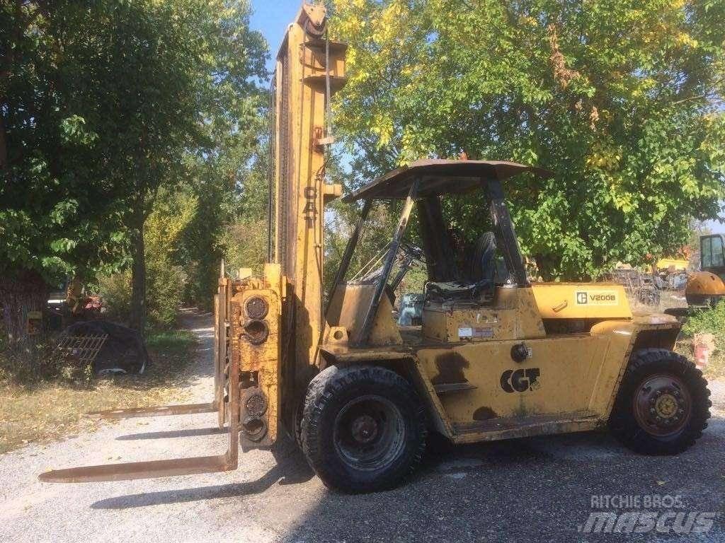 CAT V 200 B Dízel targoncák