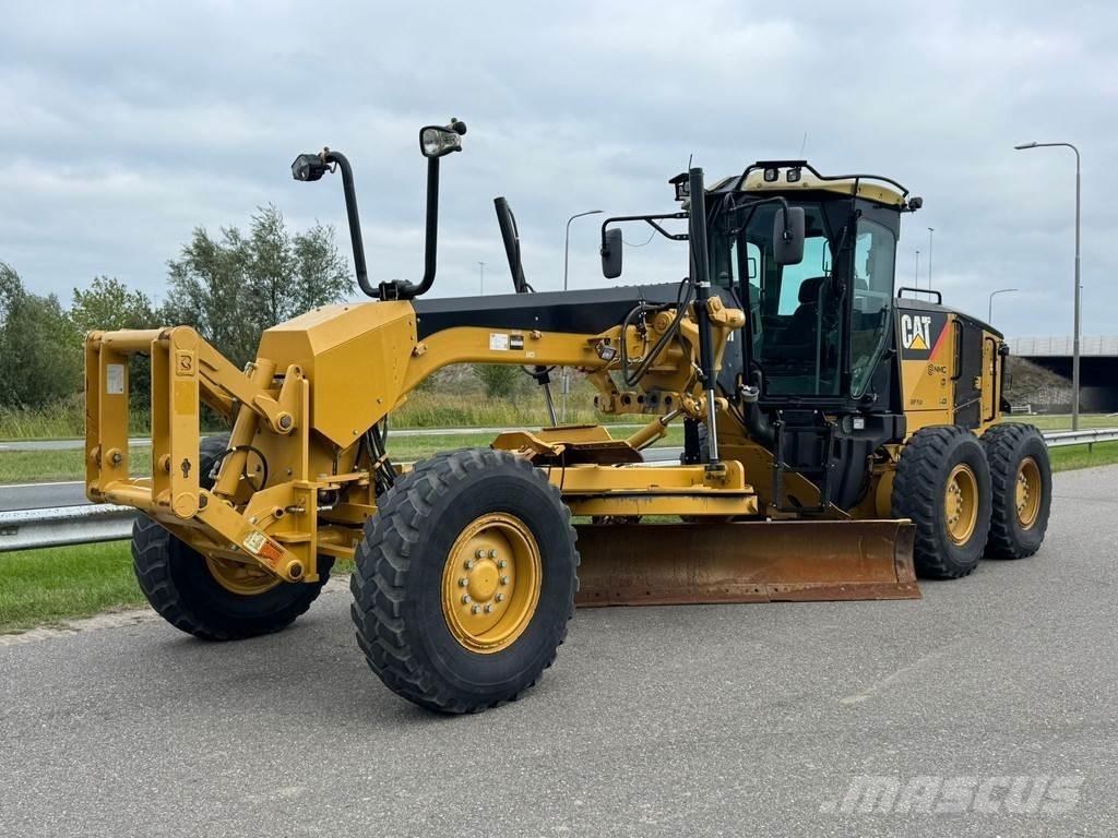 CAT 140M Gréderek