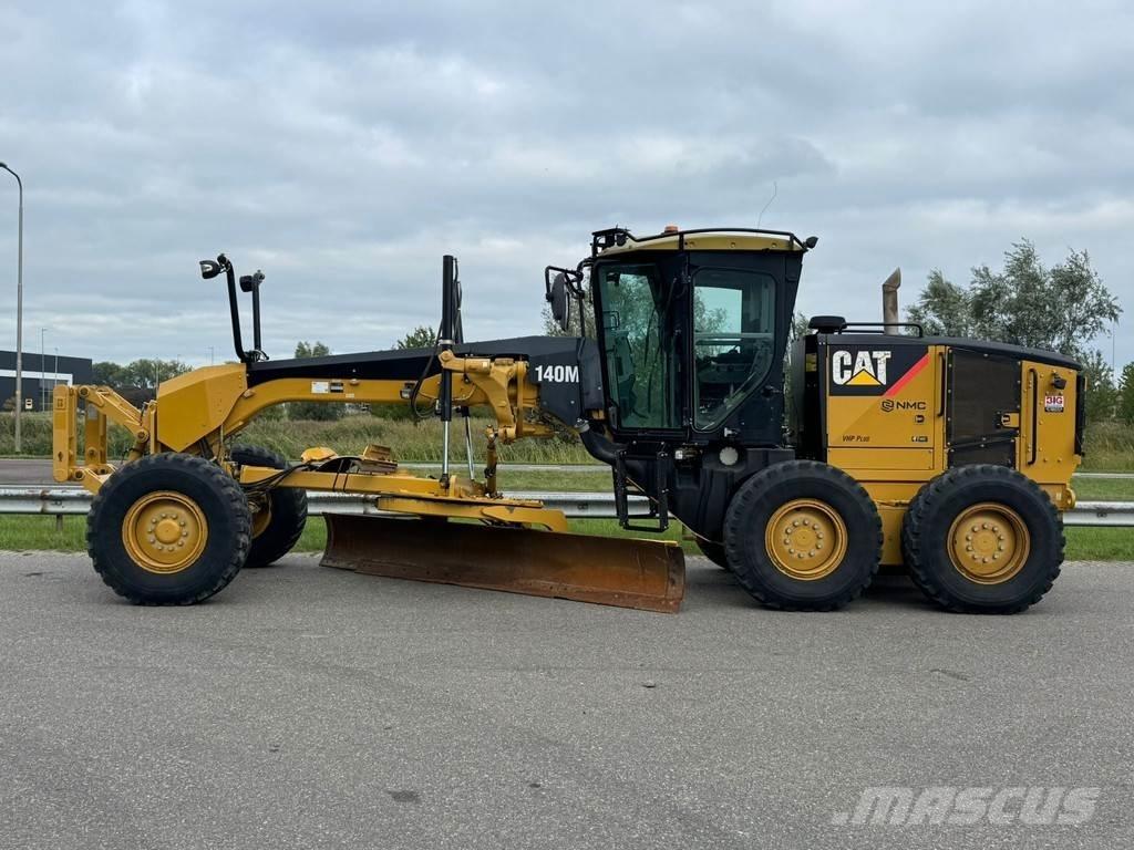 CAT 140M Gréderek