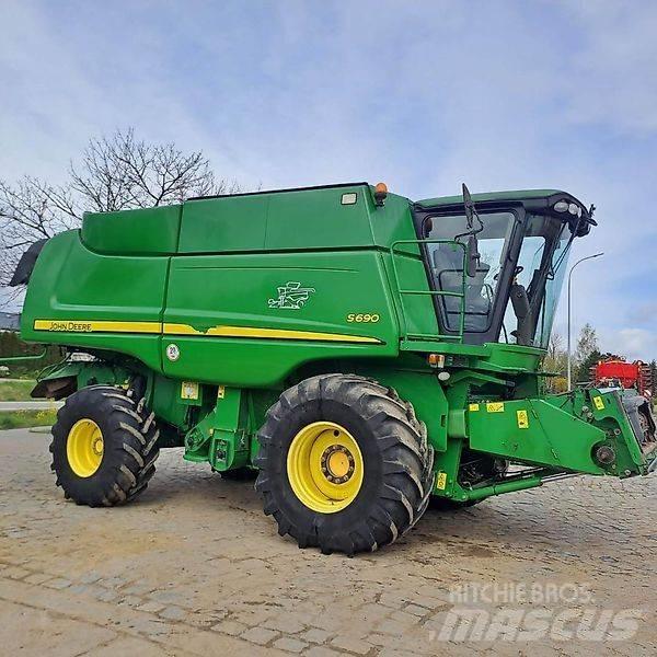 John Deere S 690 Kombájnok