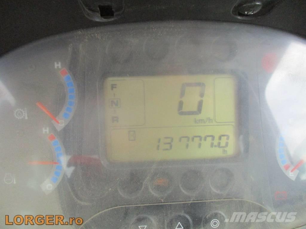 Hitachi ZW 250 Gumikerekes homlokrakodók