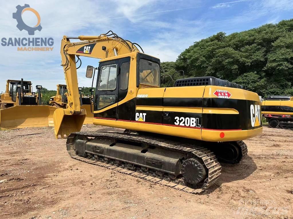 CAT 320 B L Lánctalpas kotrók