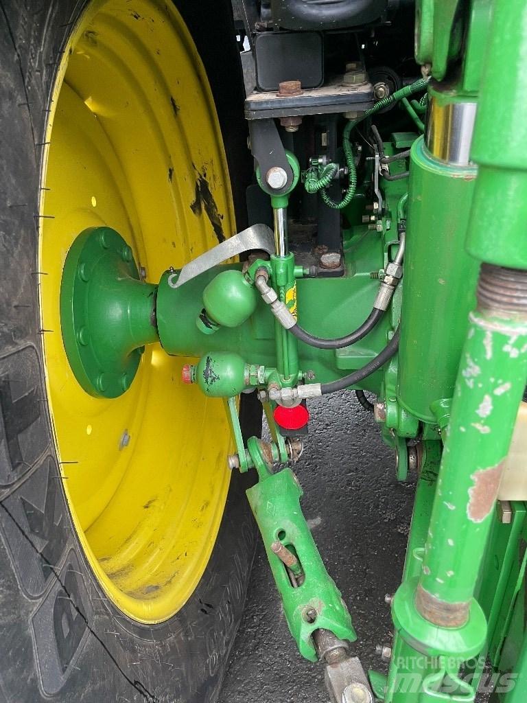John Deere 6125R Traktorok