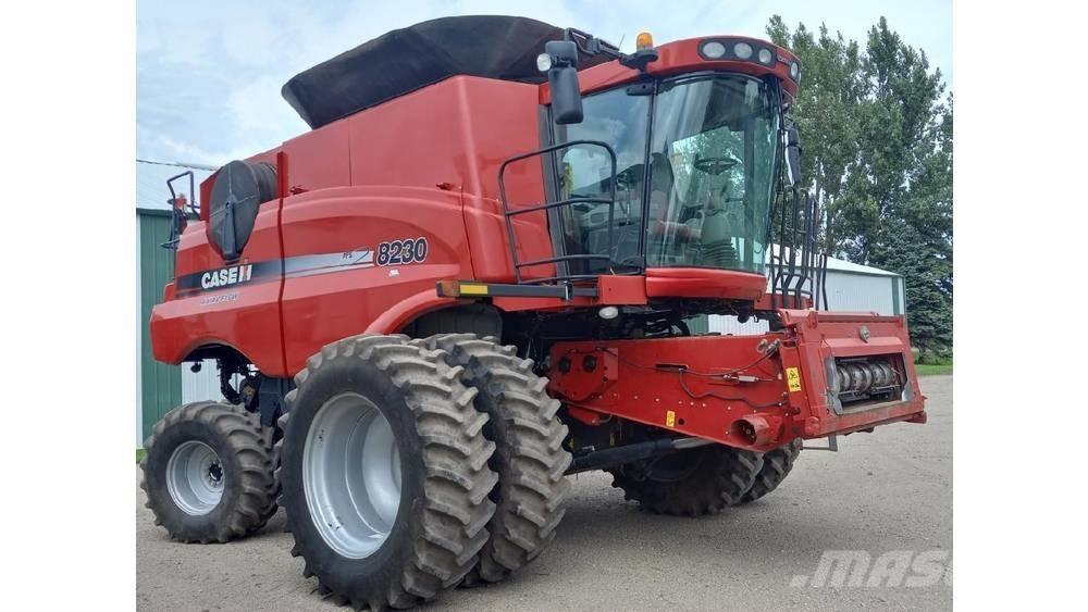 Case IH 8230 Kombájnok