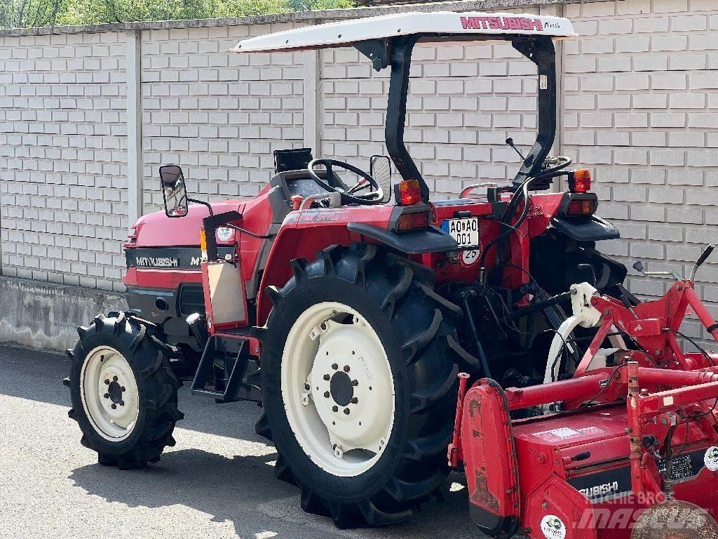 Mitsubishi MT368 Traktorok