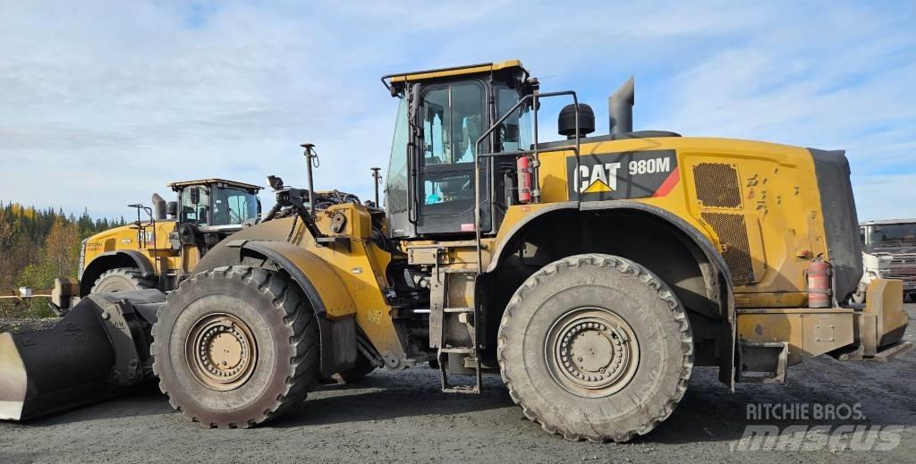 CAT 980 M Gumikerekes homlokrakodók