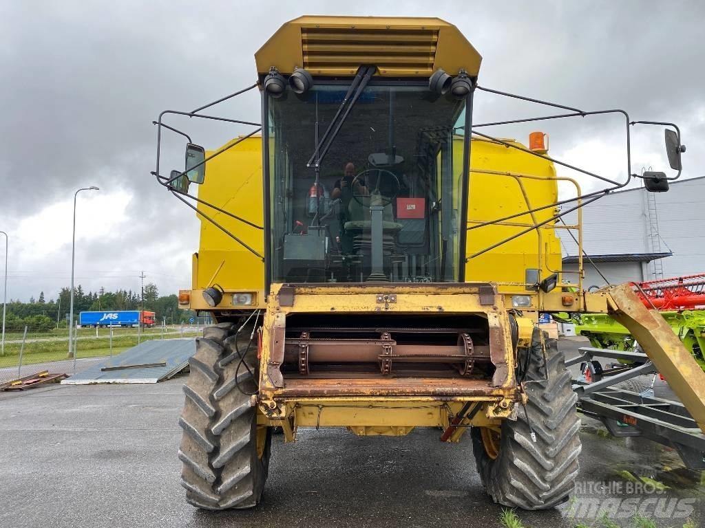 New Holland TF 46 Kombájnok