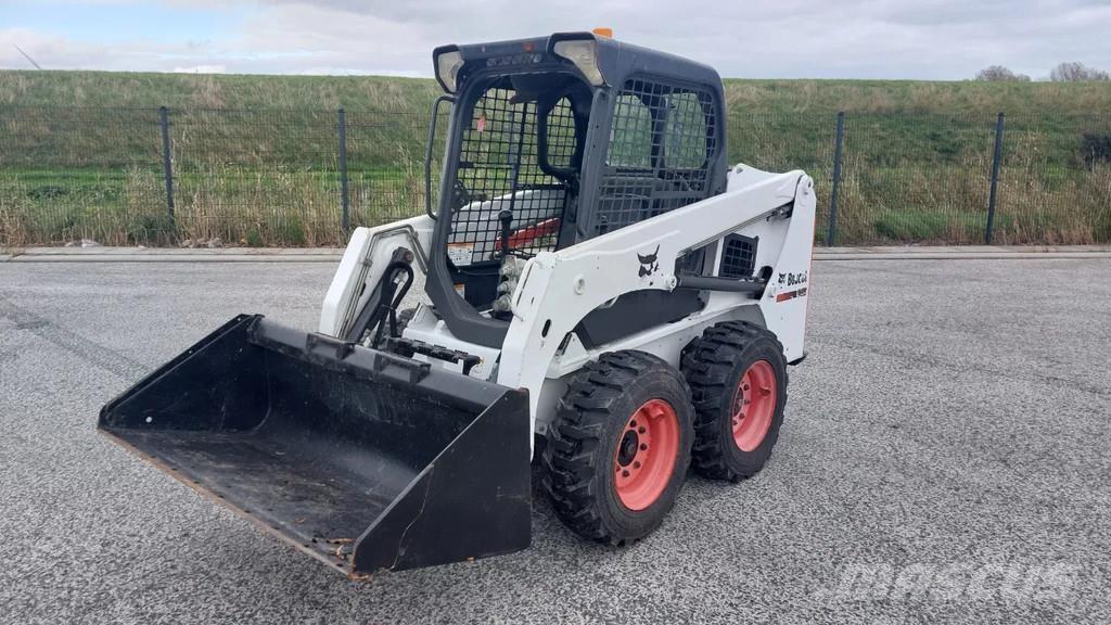 Bobcat S450 Gumikerekes homlokrakodók