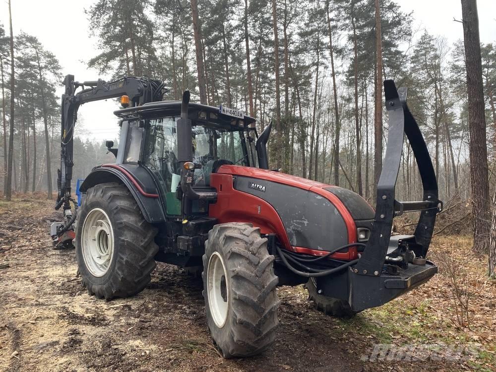 Valtra T 191 Betakarítók
