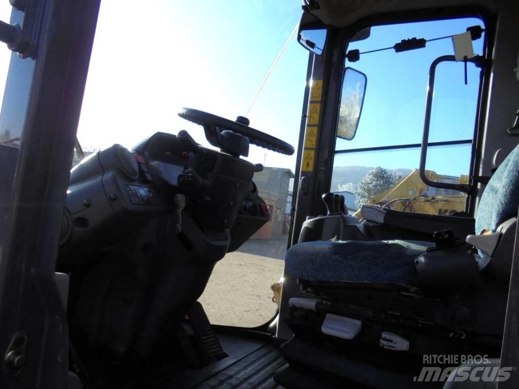 Hitachi ZW 180 Gumikerekes homlokrakodók