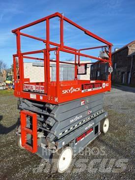 SkyJack SJ III 4632 Ollós emelők