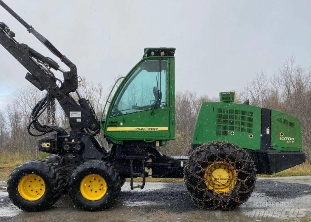 John Deere 1070 D Betakarítók