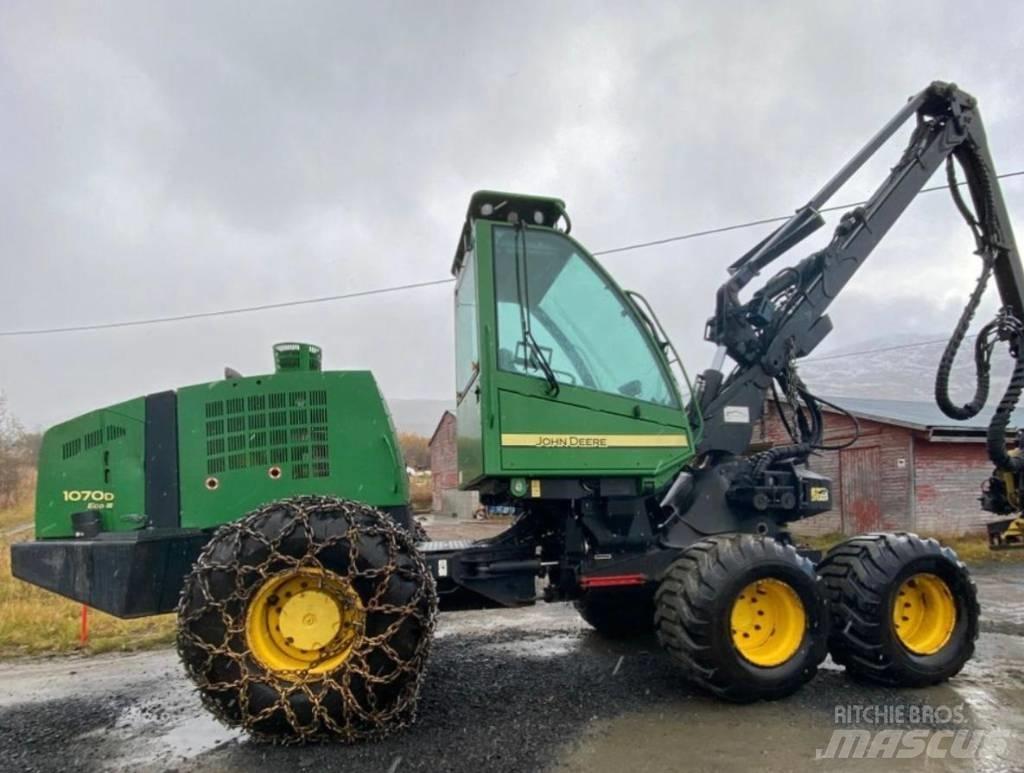 John Deere 1070 D Betakarítók