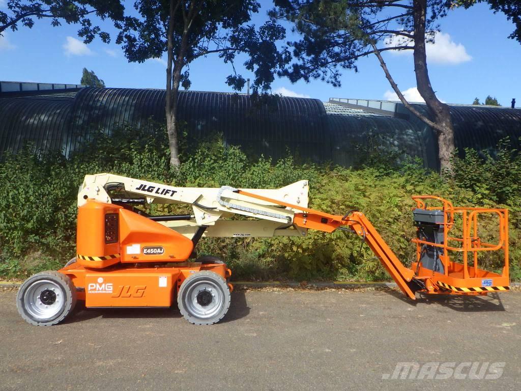 JLG E450AJ Karos emelők