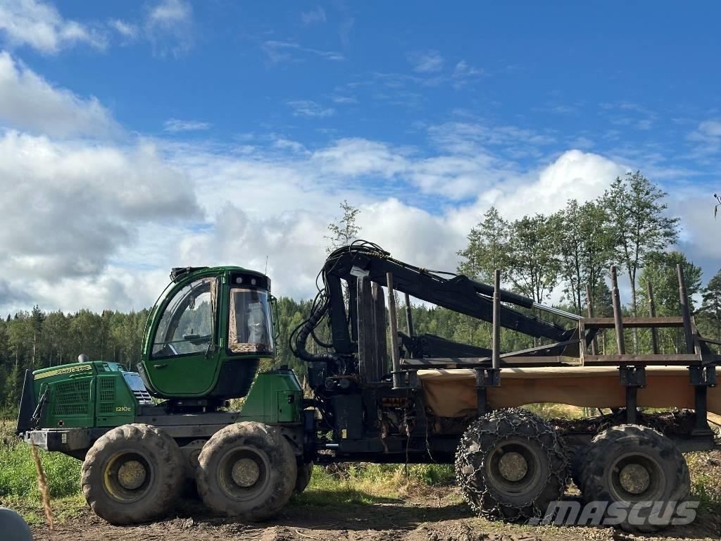 John Deere 1210 E Kihordók