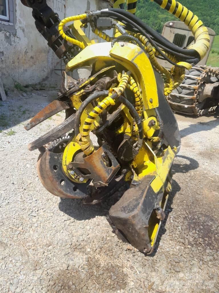 John Deere 1270 D Betakarítók