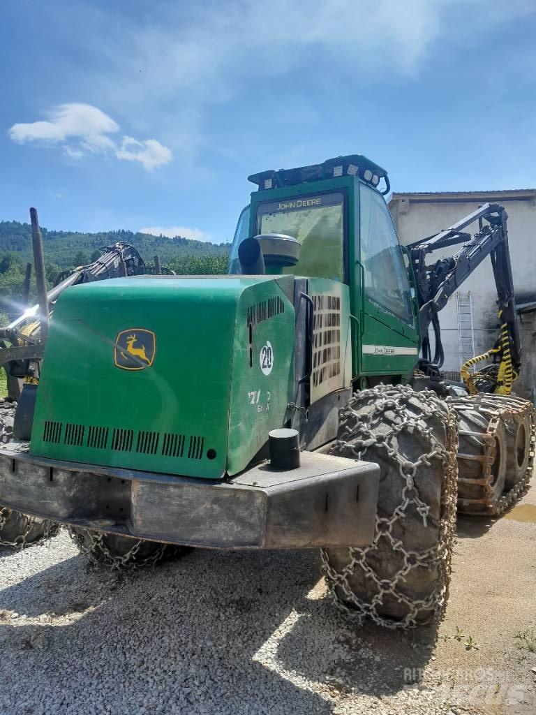 John Deere 1270 D Betakarítók