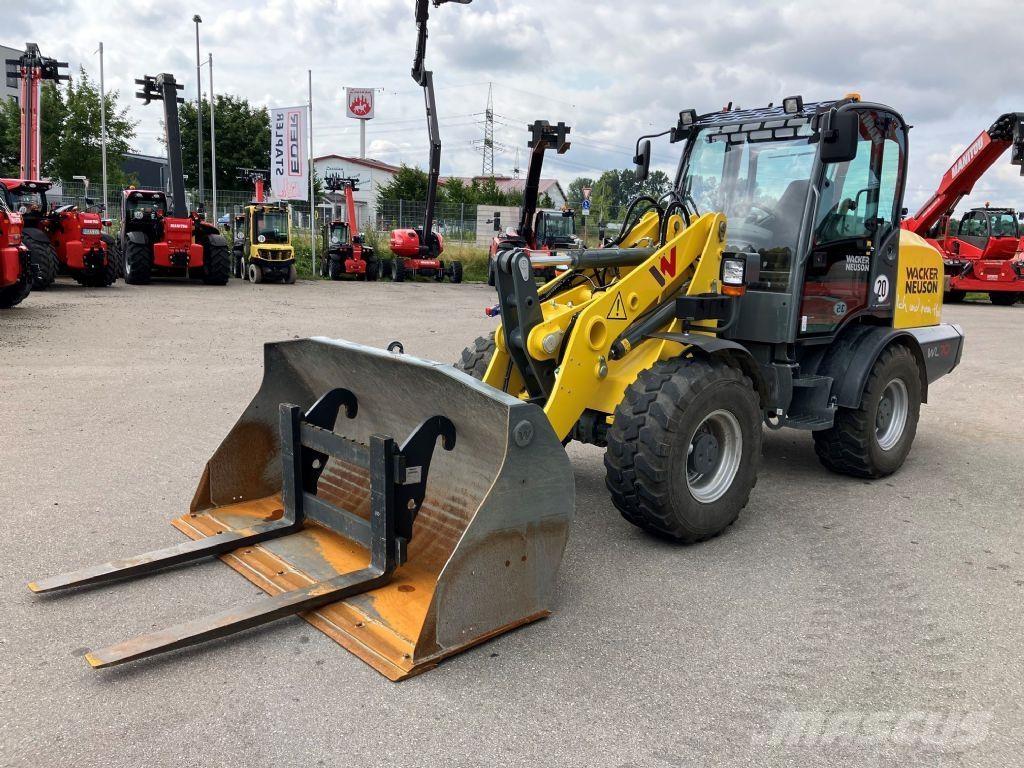 Wacker WL 70 Gumikerekes homlokrakodók