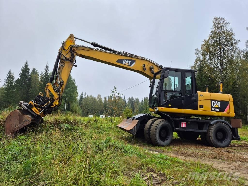 CAT M 316 D Gumikerekes kotrók