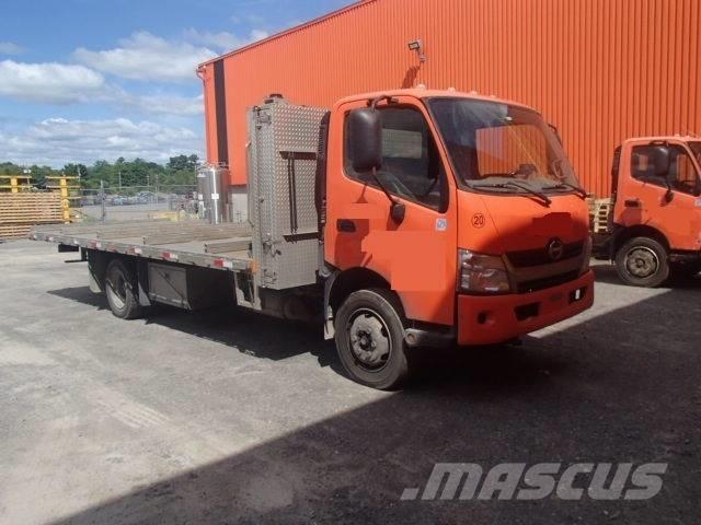 Hino 195 Platós / Ponyvás teherautók
