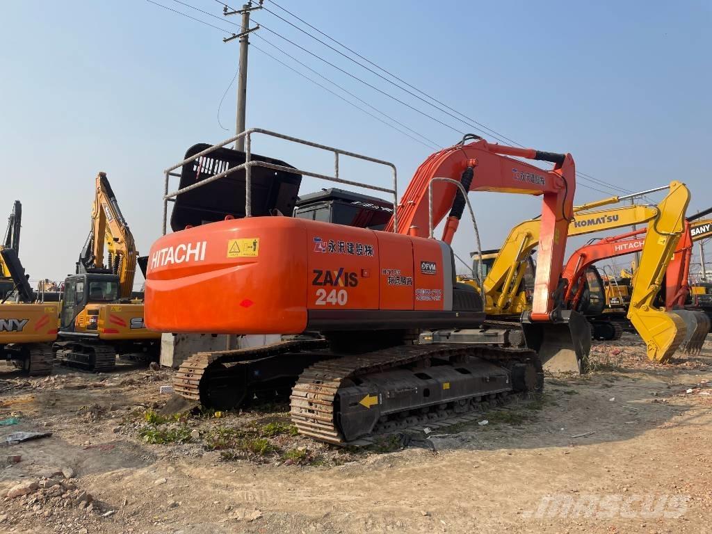 Hitachi ZX 240 Lánctalpas kotrók