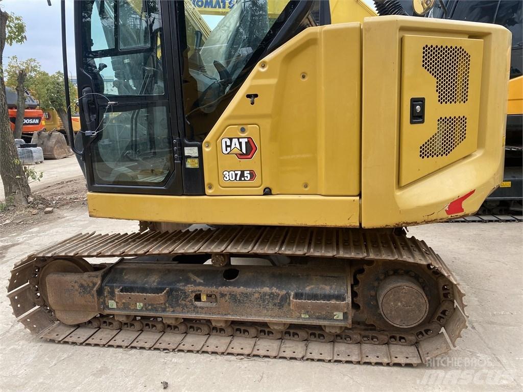 CAT 307.5 Közepes (midi) kotrók 7 t - 12 t