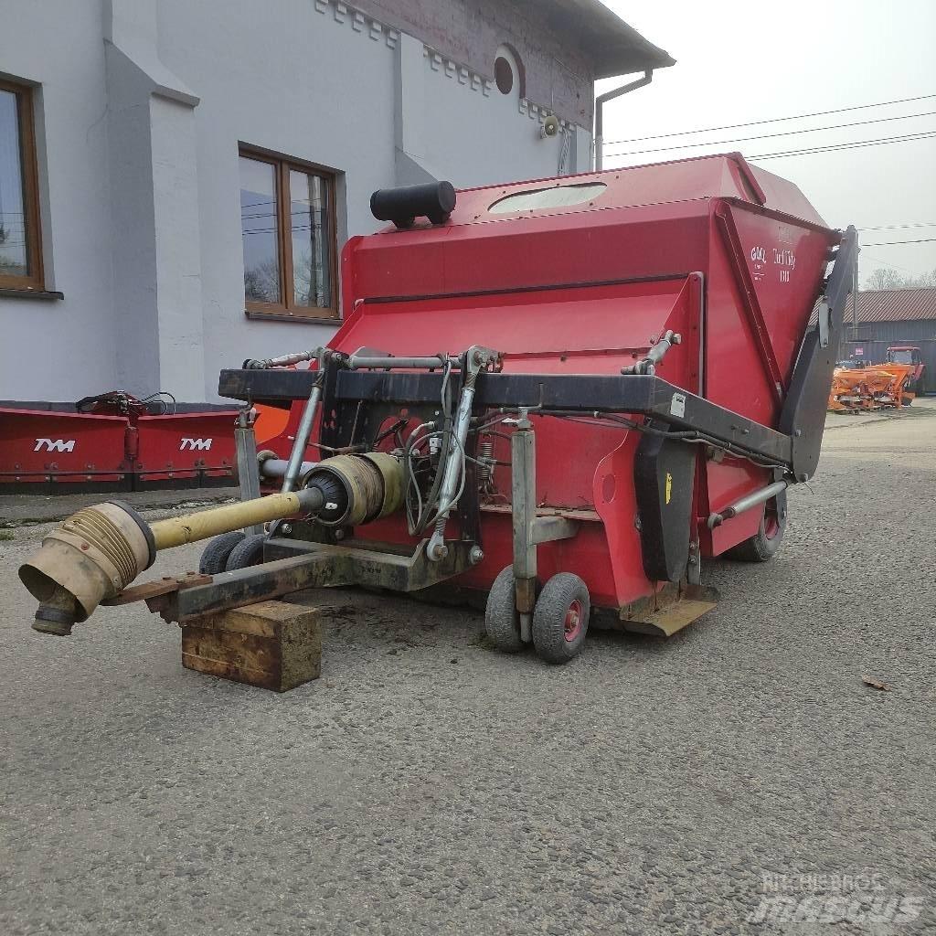 Turf Maker Tidy Vontatott pázsitnyírók