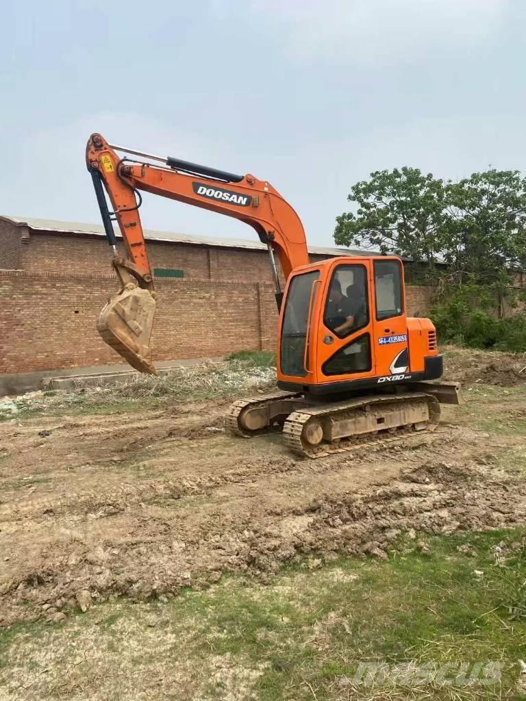 Doosan DX 80 Közepes (midi) kotrók 7 t - 12 t