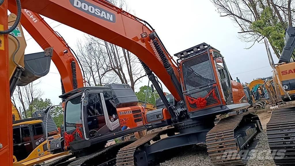 Doosan DX 225 LC Lánctalpas kotrók