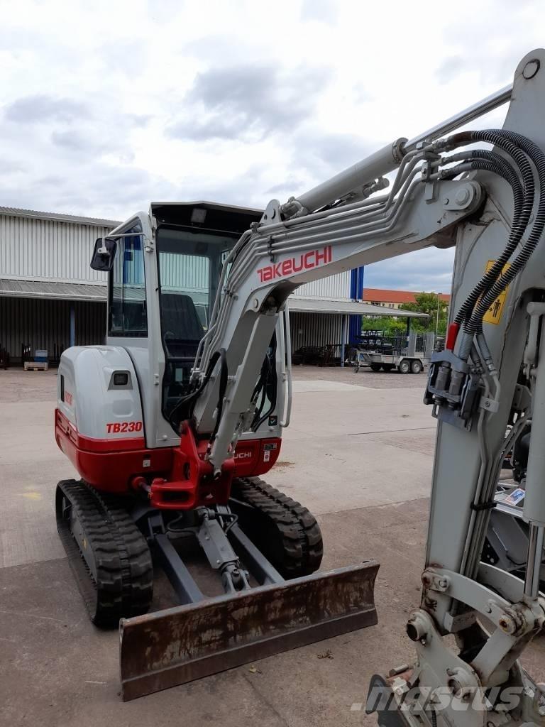 Takeuchi TB 230 Mini kotrók < 7t